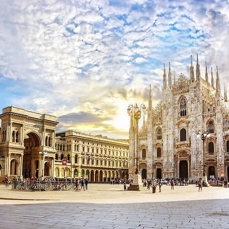 Piazza Duomo - Antico Appartamento Dell'800 Mediolan Zewnętrze zdjęcie