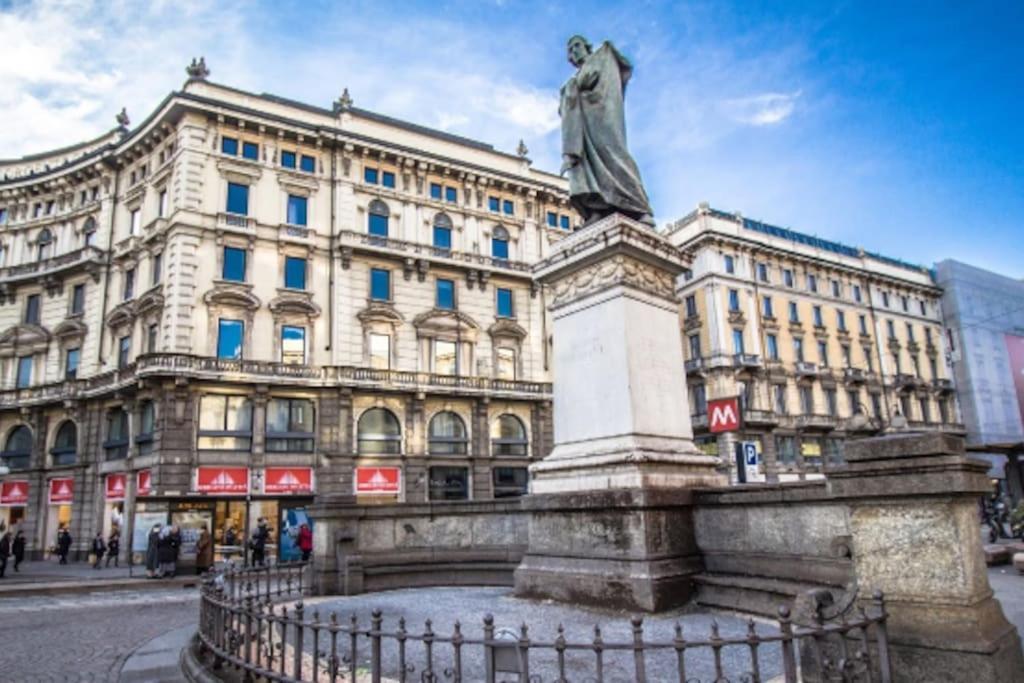 Piazza Duomo - Antico Appartamento Dell'800 Mediolan Zewnętrze zdjęcie