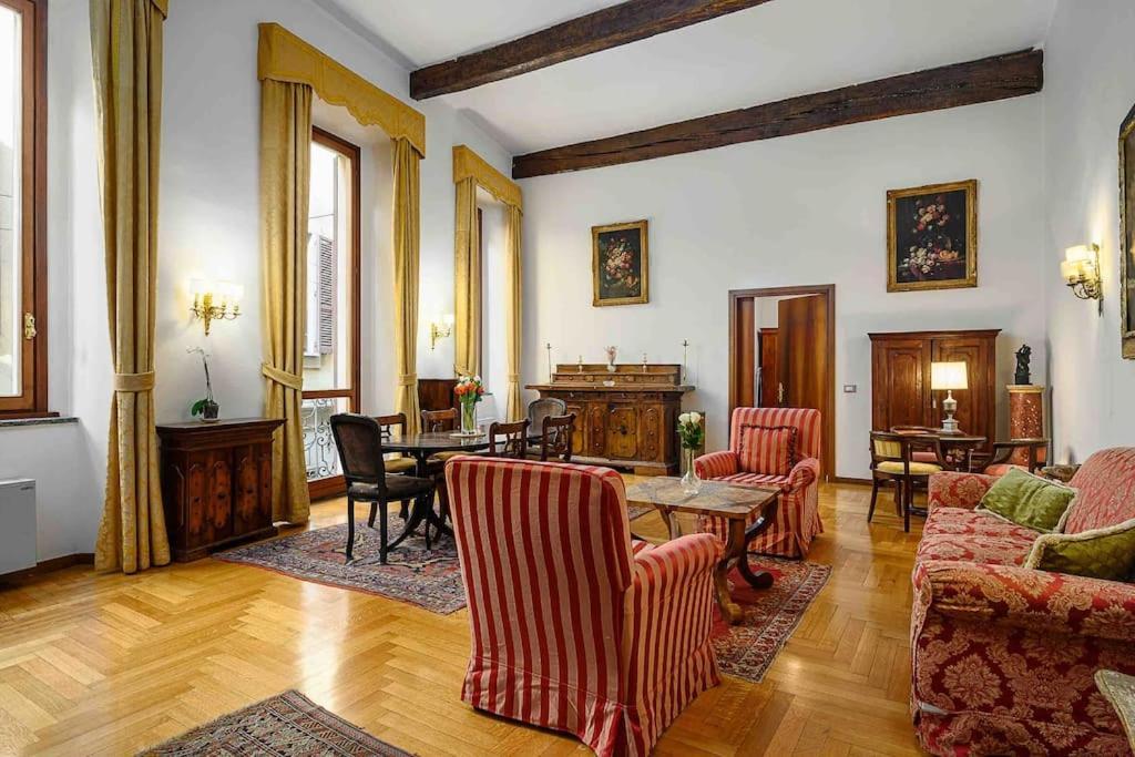 Piazza Duomo - Antico Appartamento Dell'800 Mediolan Zewnętrze zdjęcie